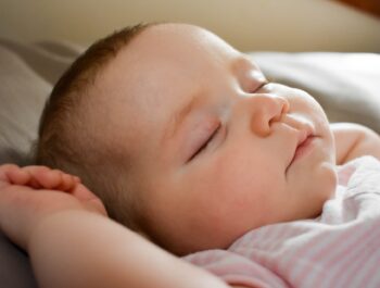 Sådan kan du give din baby en tryg søvn